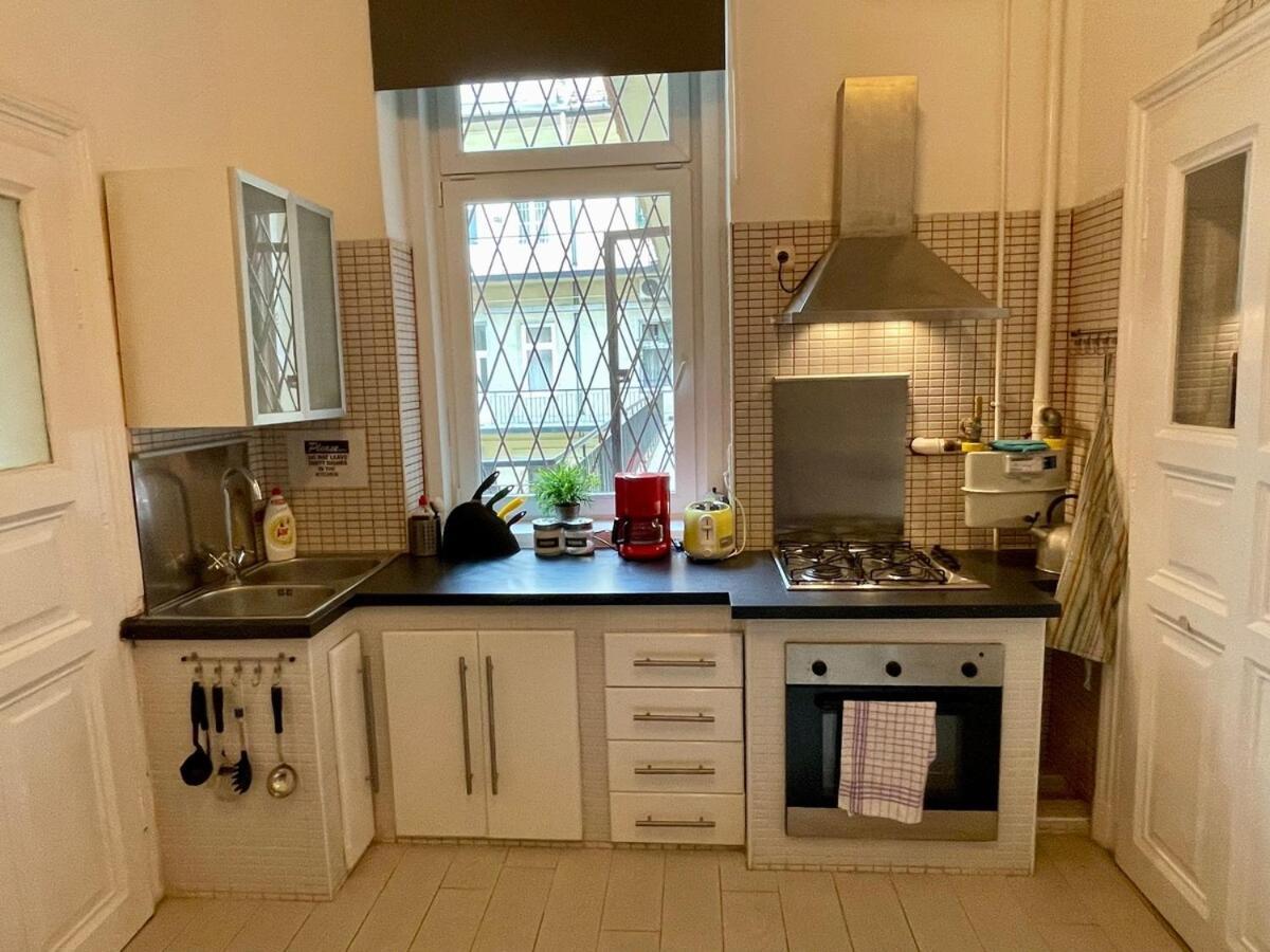 Iza Bella Classic Romantica Spacious 2br Apartament
