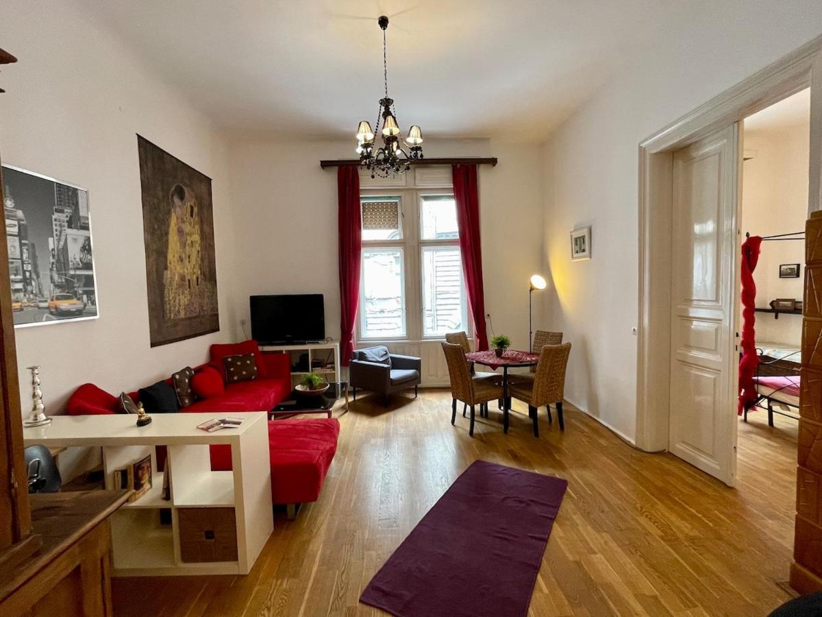Iza Bella Classic Romantica Spacious 2br Apartament
