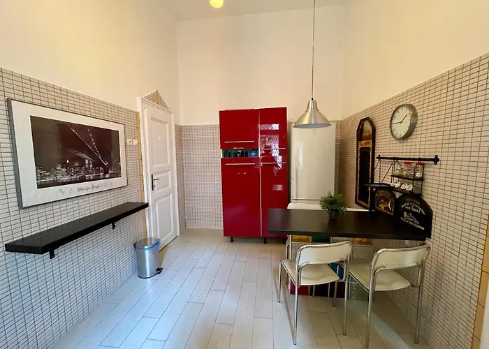 Iza Bella Classic Romantica Spacious 2Br