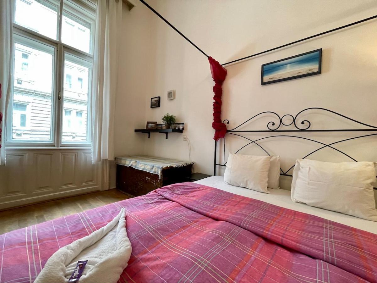 Iza Bella Classic Romantica Spacious 2br